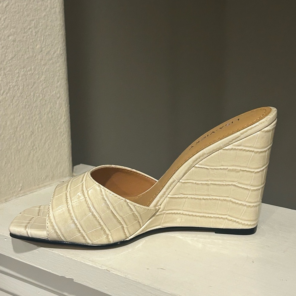 Lisa Vicky Adore-V Croco Wedge Sandals Womens 6.5M Cream Corcodile Croco NEW - Picture 3 of 10